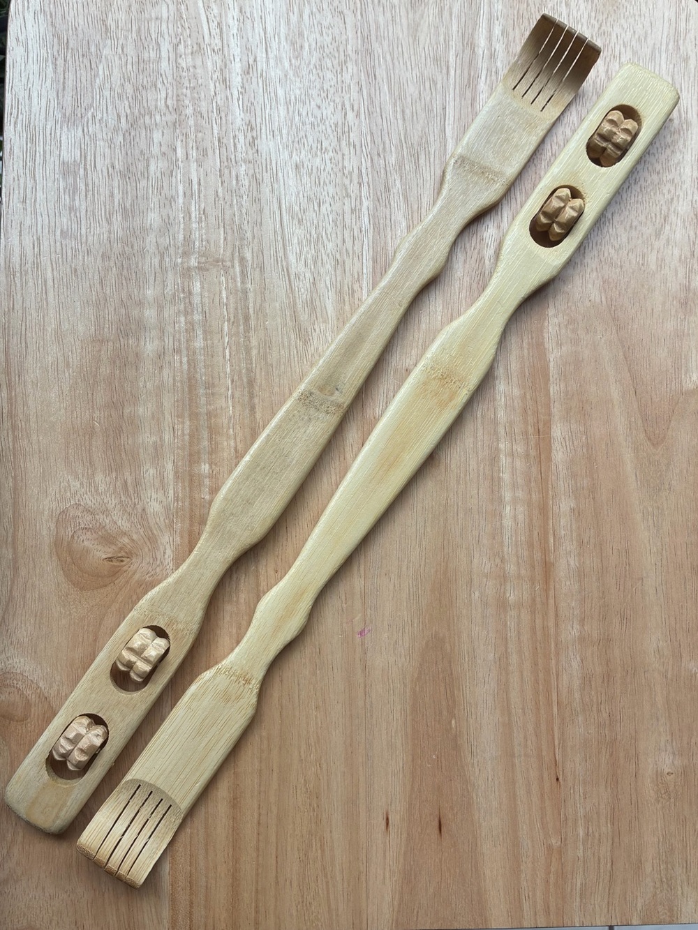Set of 2 Natural Wooden Back Scratchers with Rollers Massagers